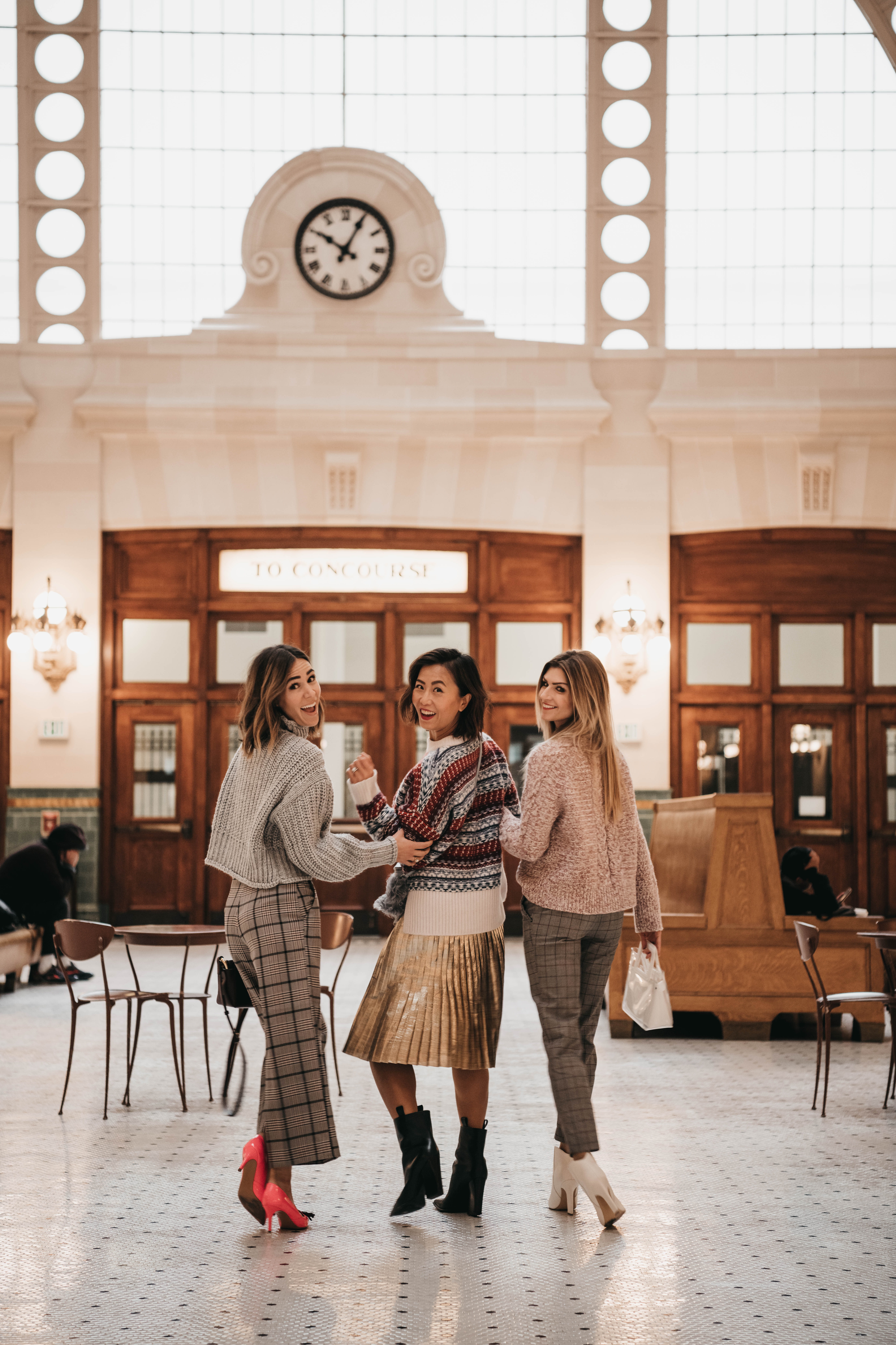 The Grey Edit-Seattle Influencer Trend Report-Stylelogue-Sportsanista-EforElisa-Chunky Sweater Weather_Union Station