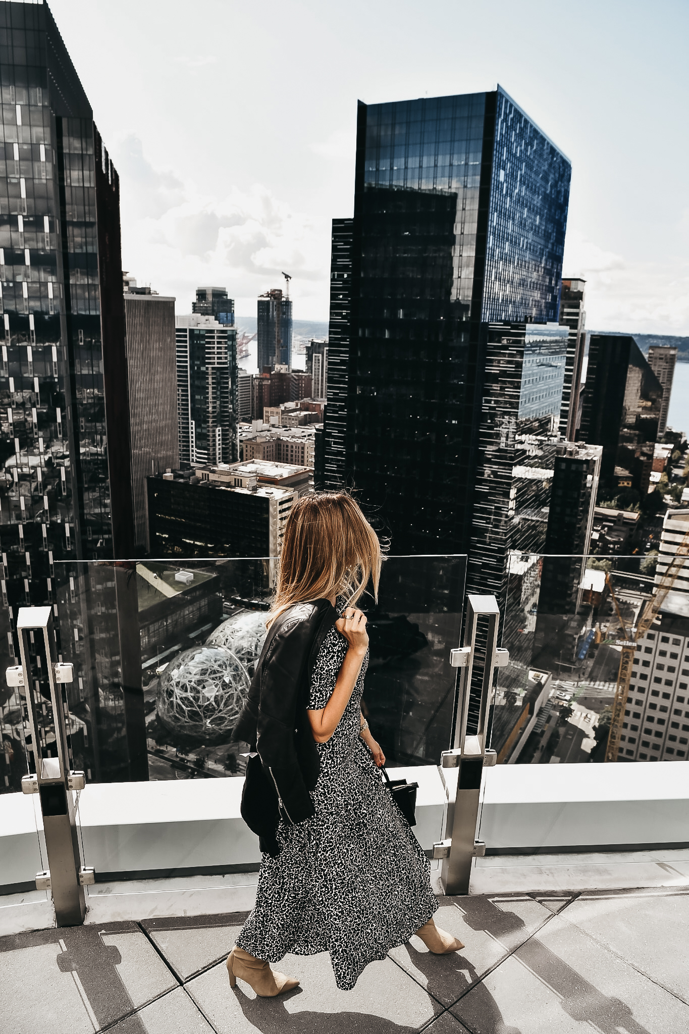Cortney Bigelow of The Grey Edit - Stylelogue - October Trend Story - Seattle Bloggers - Asymmetrical Fashion - Seattle Rooftop Views