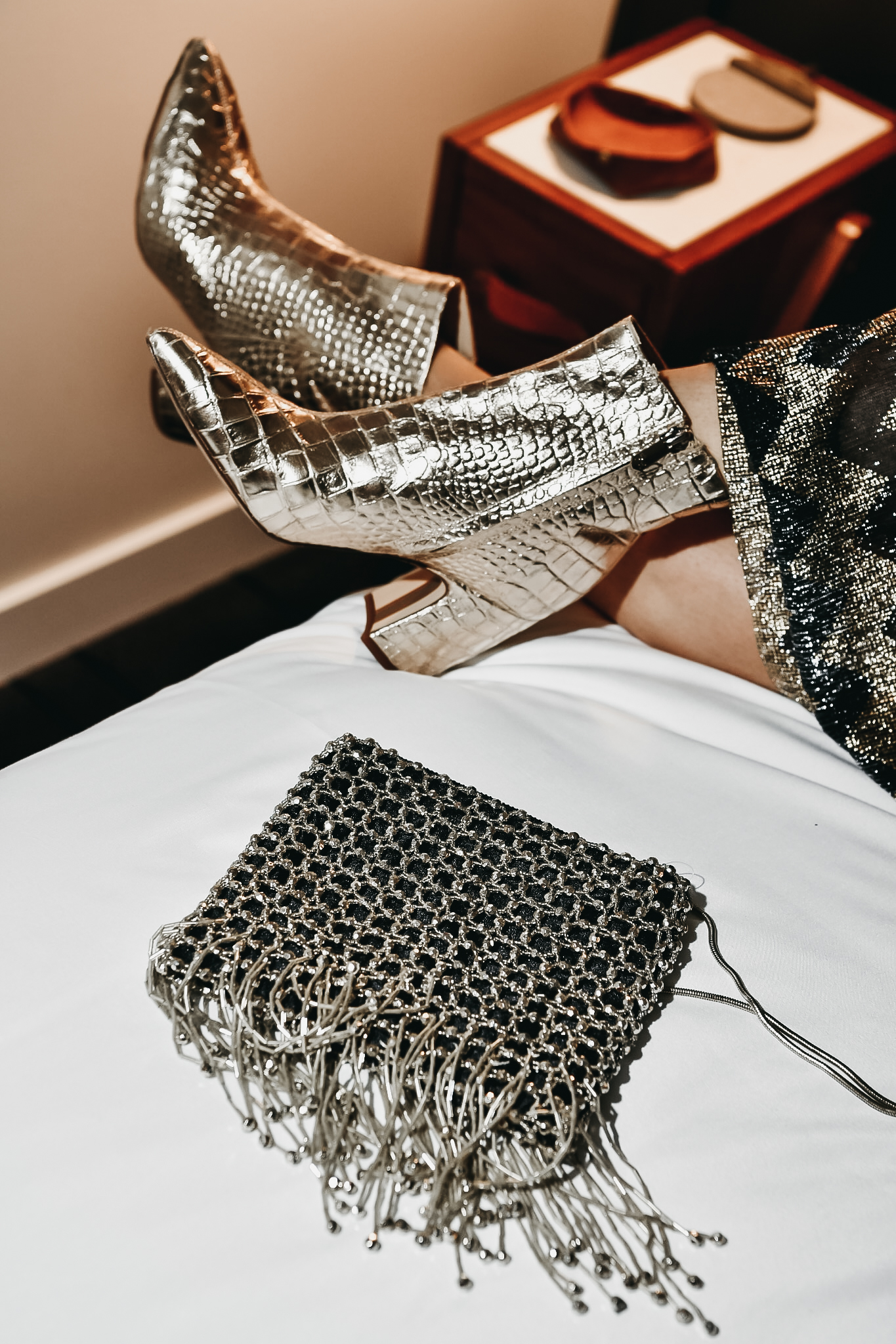 The Grey Edit - Seattle Blogger - Stylelogue - December Holiday Tinsel - Gold Accessories