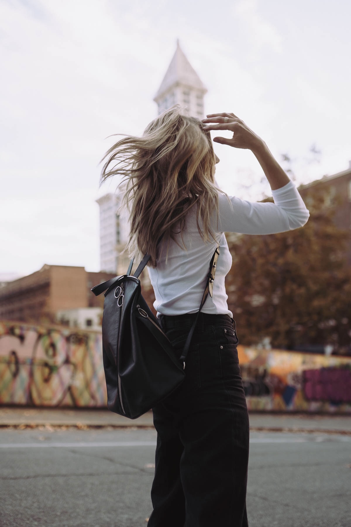 The Grey Edit - Cortney Bigelow Seattle Lifestyle Blogger - Favorite Bags of 2020 - feral no. 5 curve backpack