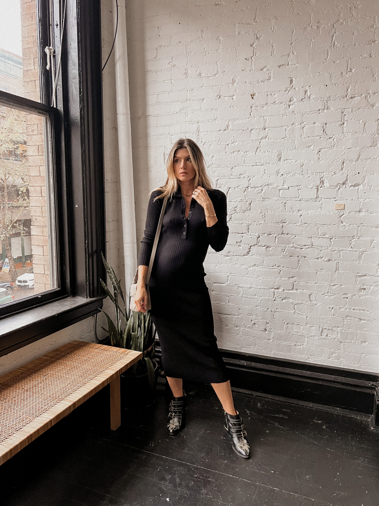 cortney bigelow-seattle lifestyle blogger-elevated basics-pregnancy style-ribbed dress-second trimester
