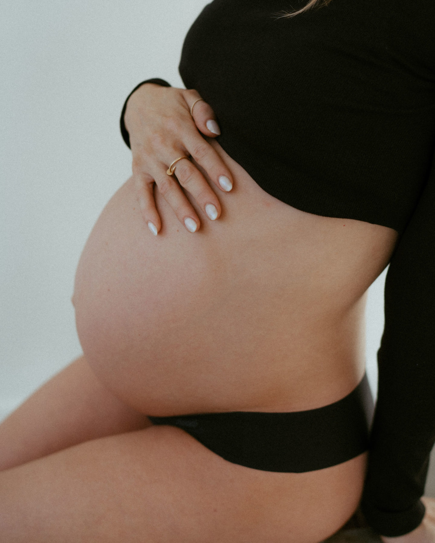 cortney bigelow - seattle maternity shoot - the grey edit - pamela tormanen photo - studio photography